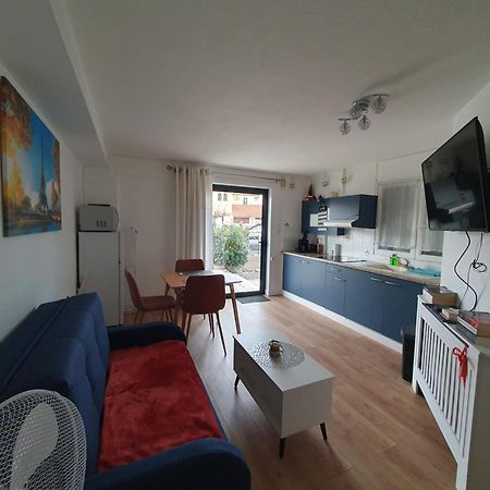 Studio Equipe Et Meuble St Cyprien Saint-Cyprien  Ngoại thất bức ảnh
