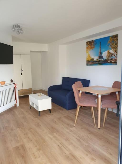 Studio Equipe Et Meuble St Cyprien Saint-Cyprien  Ngoại thất bức ảnh
