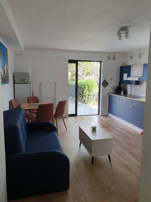 Studio Equipe Et Meuble St Cyprien Saint-Cyprien  Ngoại thất bức ảnh